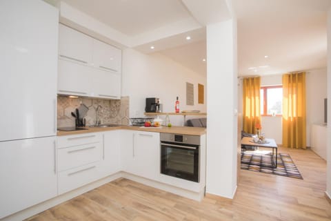 Kitchen or kitchenette, Living room