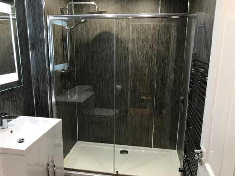 Shower, Photo of the whole room
