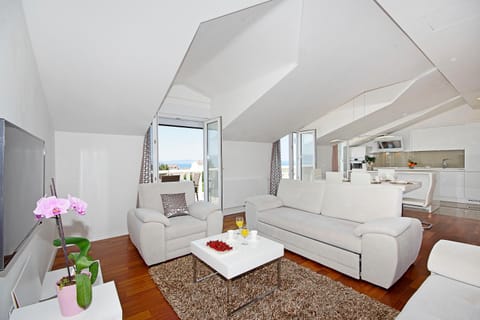 Luxury penthouse Eva Apartment in Podstrana