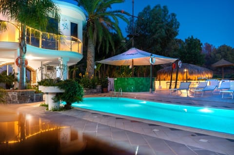 Property building, Swimming pool