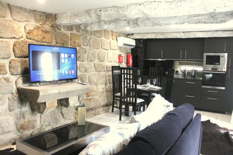 Toilet, Coffee/tea facilities, Kitchen or kitchenette, Living room, Dining area