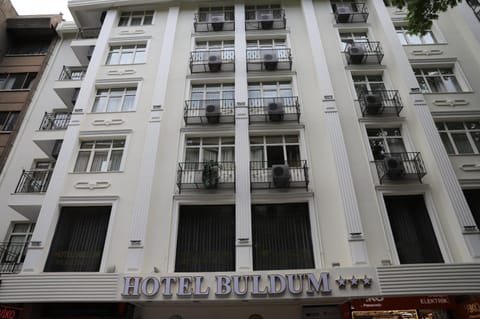 Property building, Facade/entrance, Property logo or sign
