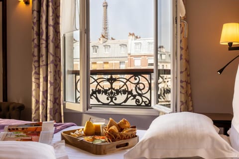 Bed, Food and drinks, Photo of the whole room, Bedroom, Food, Breakfast, Continental breakfast