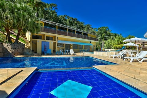 Day, Swimming pool