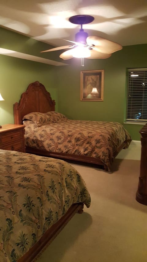 JeffsCondos - 5 Bedroom - Ocean Blue Resort Apartment in Myrtle Beach