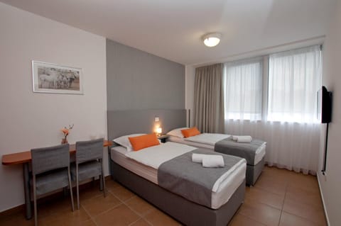Photo of the whole room, Bedroom, towels