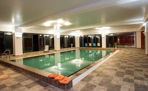 Swimming pool, Swimming pool