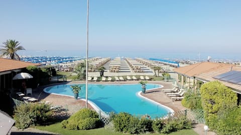 Property building, Patio, Facade/entrance, Bird's eye view, BBQ facilities, Billiard, Bowling, Casino, Darts, Fishing, Garden, Karaoke, Library, Library, Nightclub / DJ, On-site shops, Bathroom, View (from property/room), Balcony/Terrace, Balcony/Terrace, Living room, Lobby or reception, Fitness centre/facilities, Seating area, Floor plan, Dining area, Beach, Aqua park, Diving, Evening entertainment, Bedroom, Communal kitchen, Pool view, Sea view, Street view