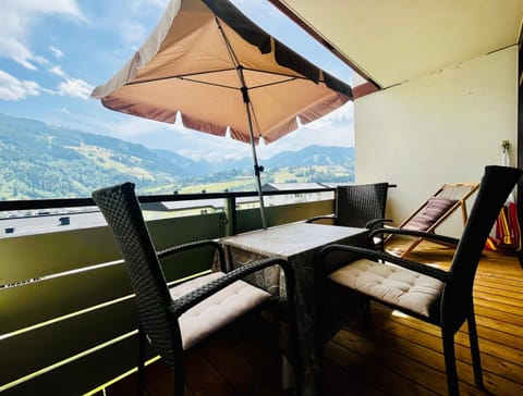 Balcony/Terrace, Mountain view