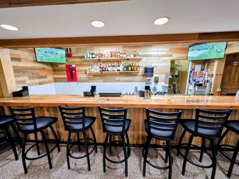 Restaurant/places to eat, Lounge or bar, Food and drinks, Drinks