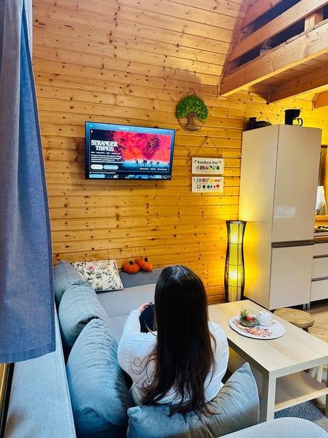 Dolina Bella - ogrzewany domek z balią, sauną i kominkiem w sercu Kaszub Nature lodge in Pomeranian Voivodeship