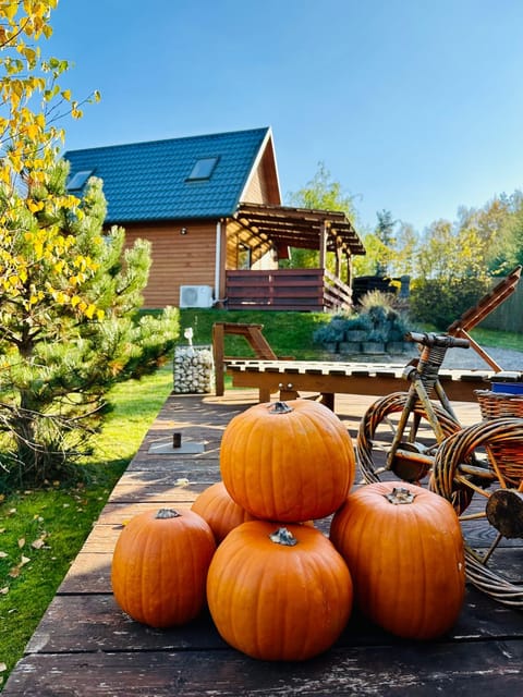 Dolina Bella - ogrzewany domek z balią, sauną i kominkiem w sercu Kaszub Nature lodge in Pomeranian Voivodeship
