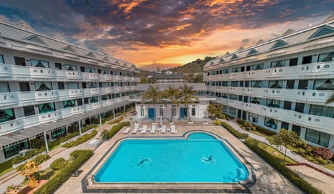 Property building, sunbed