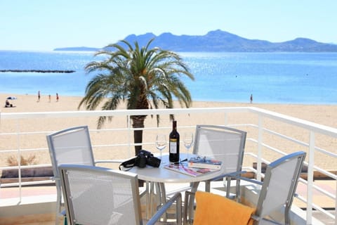 Balcony/Terrace, Beach, Mountain view, Sea view
