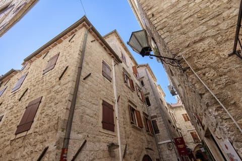 G-Apart Apartment in Kotor