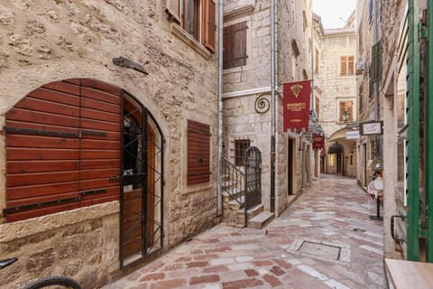 G-Apart Apartment in Kotor