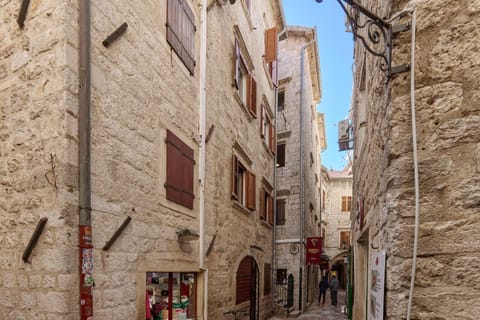 G-Apart Apartment in Kotor