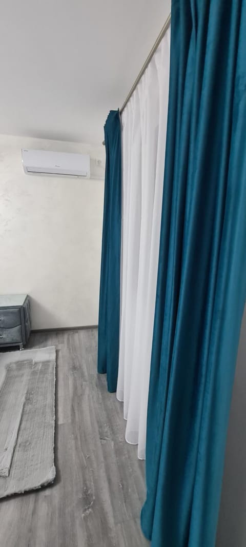 Bedroom, air conditioner