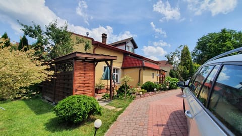 Property building, Facade/entrance, Garden