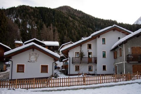 Meublè Lo Miete Viei Hotel in Champoluc