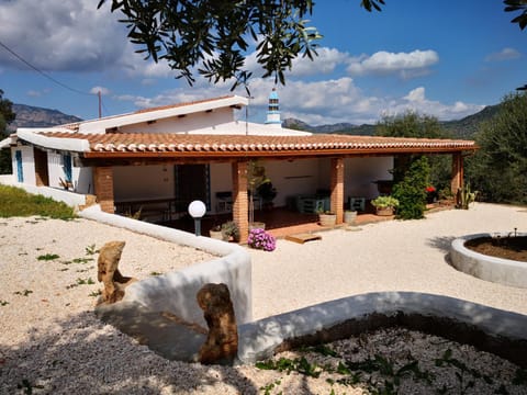 Property building, Garden, Garden view, Mountain view
