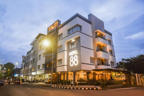 Property building, Facade/entrance