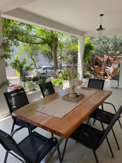 Day, Garden, Balcony/Terrace, Seating area, Garden view