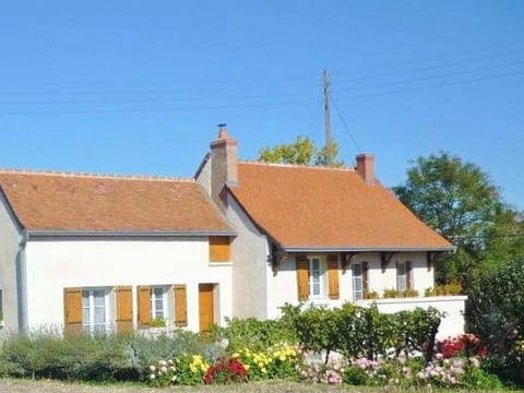 Gîte de charme à Amboise avec cour privée, proche des châteaux et vignobles, parfait pour 4 pers. - FR-1-381-55 House in Amboise
