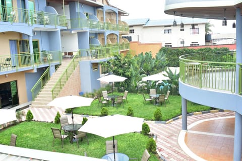 Property building, Bird's eye view, Garden, Balcony/Terrace, City view, Garden view, Landmark view, Mountain view, Pool view