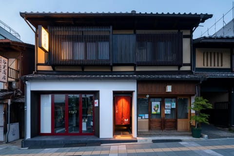 Facade/entrance, Night