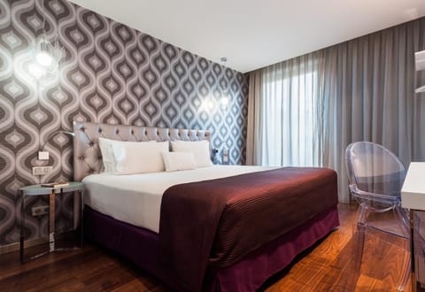 Bed, Photo of the whole room, Decorative detail, Bedroom