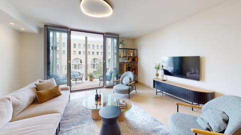 Communal lounge/ TV room, TV and multimedia, Living room