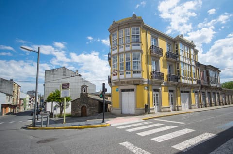Property building, Nearby landmark, Neighbourhood