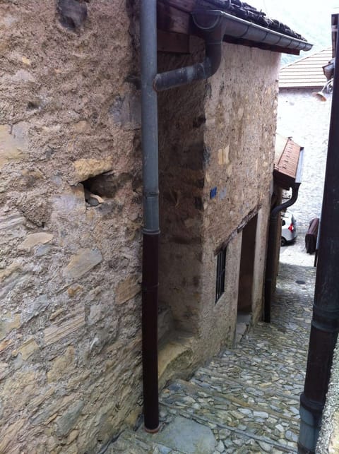 Ul Rüstic a Monte Apartment in Canton of Ticino