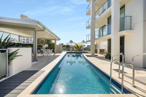 Property building, Patio, Day, Balcony/Terrace, Pool view, Swimming pool