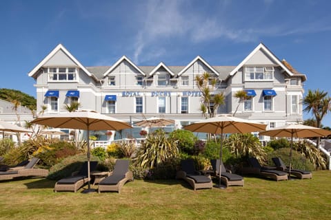 Property building, Garden, Balcony/Terrace