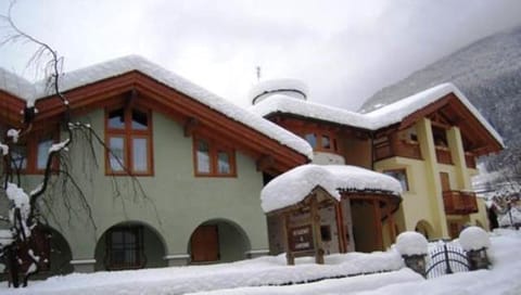 Property building, Winter
