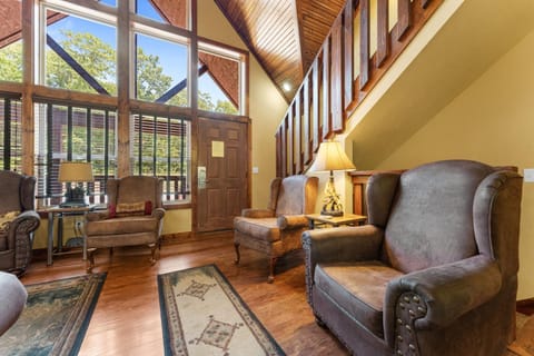 Makin Memories Lodge Cabin Cabin in Table Rock Lake