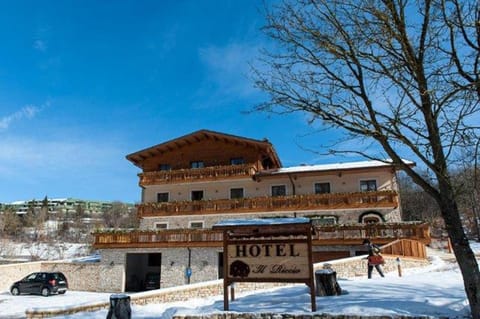 Facade/entrance, Winter