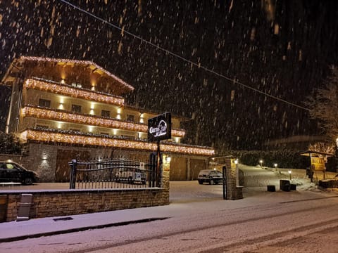 Facade/entrance, Bird's eye view, Winter