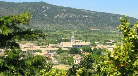 La basse Apartment in Provence-Alpes-Côte d'Azur