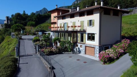 Garden View Bed and Breakfast in Idro