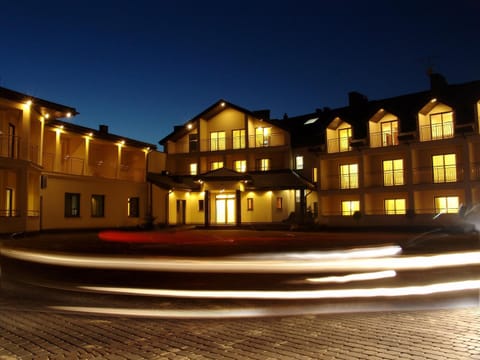 Facade/entrance, Night