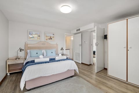 Bed, Bathroom, Bedroom