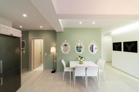 Kitchen or kitchenette, Living room, Dining area