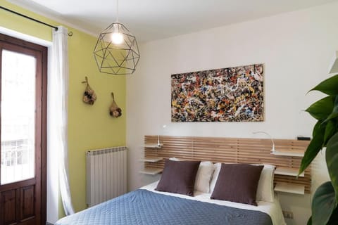 Bed, Photo of the whole room, Bedroom, internet