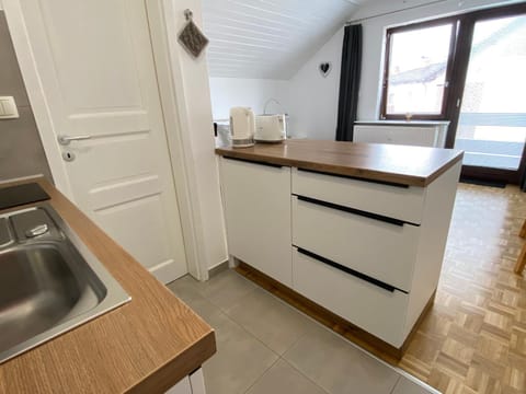 Property building, Kitchen or kitchenette, kitchen