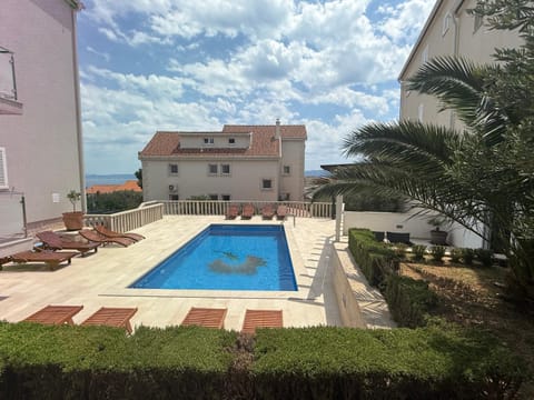 Property building, Swimming pool