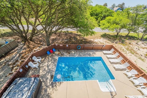 Maison des Jeux - Corolla, Ocean Sands, Beach 500 Yds, Pool, Hot Tub, EV Charger, 3 Dogs Allowed House in Corolla