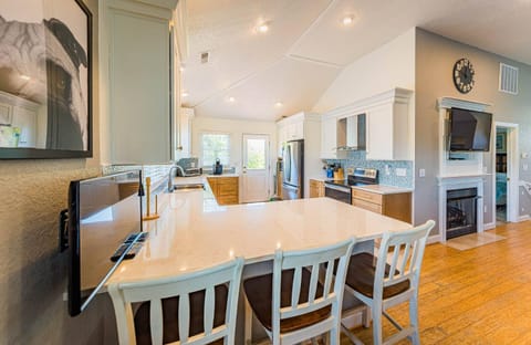 Maison des Jeux - Corolla, Ocean Sands, Beach 500 Yds, Pool, Hot Tub, EV Charger, 3 Dogs Allowed House in Corolla